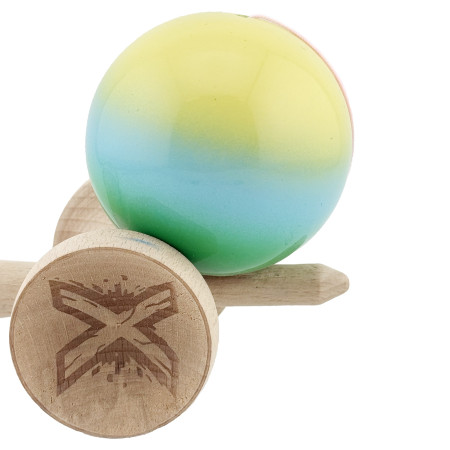 Kendama X Originala, Profesionala, Cyrax, Big Cups V2, Super Sticky cu Cupe Mari, din lemn 18 cm, Rulment Metalic cu Ata 55 cm, Galben/Albastru/Verde