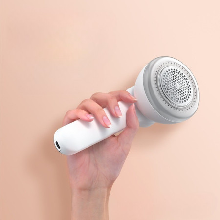 Aparat Pentru Curatat Scame, Par Si Praf,  Pentru Diferite Tipuri De Material, Cu Lame Din Otel Inoxidabil, Incarcare Prin USB Type-C, Cu Perie De Curatare si Cablu USB Incluse, Alb, 20 x 8.8 x 8.5 cm