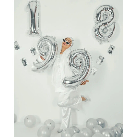 Balon din Folie Metalizata, Cyrax, Figurina Cifra, Tema Aniversare 40 cm, Ambalaj Individual, Pai inclus, Umflare cu Aer sau Heliu, Argintiu, Cifra 1
