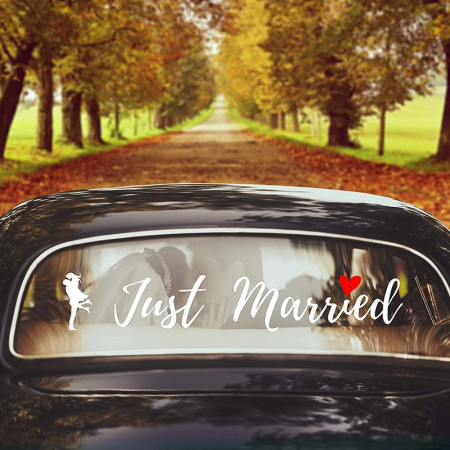 Sticker Autocolant, Cyrax, Tematica Nunta, Model Indragostiti, cu Scris Just Married, 50x11.5 cm, Alb
