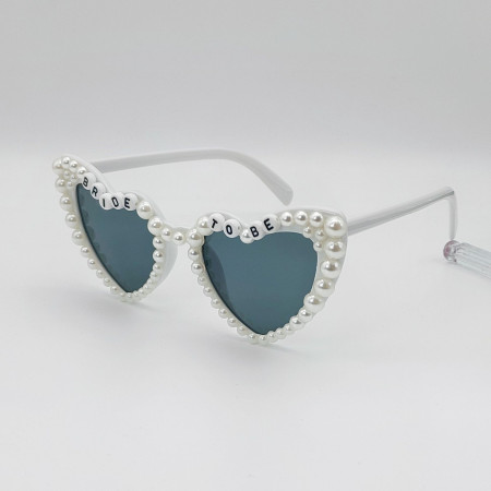 Ochelari in Forma de Inima, Cyrax, pentru Petrecerea Burlacitelor, Tematica Nunta, Protectie Soare, 15.3x5.7x14.5 cm, Scris Bride to Be cu Perle, Alb