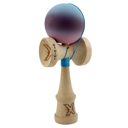 Kendama X Originala, Profesionala, Cyrax, Big Cups V2, Rubber Grip cu Cupe Mari, Rulment Metalic cu Ata 55 cm, Gradient Albastru/Mov/Roz