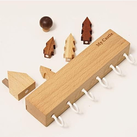 Suport pentru Chei,  din Lemn, Aplicare fara Perforare, Adeziv Inclus, 6 Carlige Albe, Model Casuta, Greutate Suportata 5 kg, 14.5 x 2 x 22.5 cm, Maro