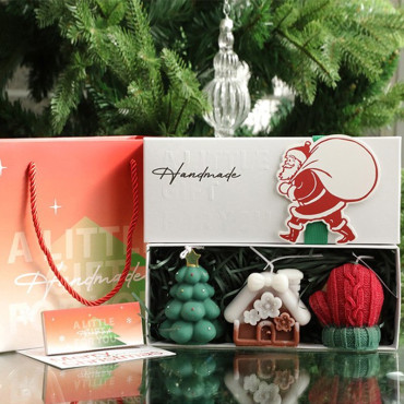 Lumanari Parfumate de Craciun,  GIFT BOX din 3 Lumanari din Ceara de Soia, Model B Brad, Manusa, Casuta, 22.5 x 9.5 x 5 cm, Multicolor