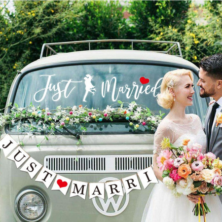 Sticker Autocolant, Cyrax, Tematica Nunta, Model Indragostiti, cu Scris Just Married, 50x11.5 cm, Alb