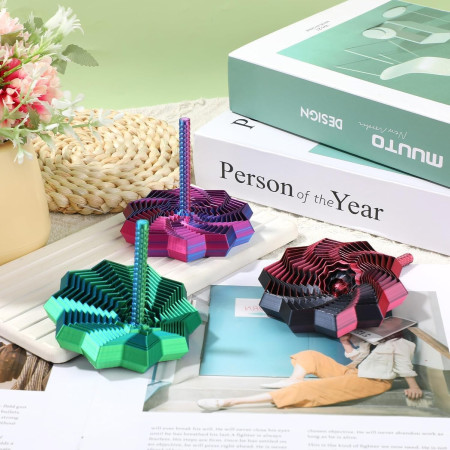 Jucarie Decompresie, Cyrax, Model Stea 3D, DuoChrome, Maner Spirala, Turn Magic Geometric, Multiple Forme, Anti-stress, 17 cm, Albastru Rosu Verde