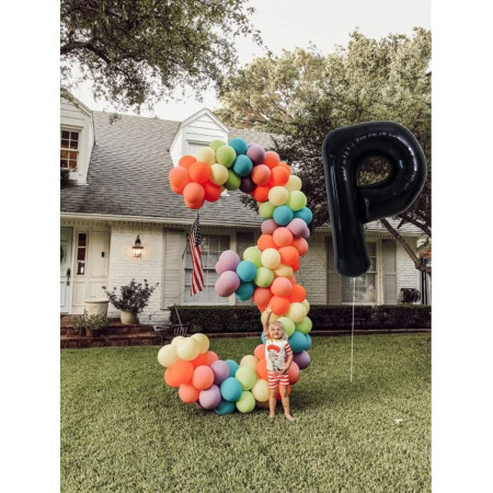 Balon Folie Metalizata Litera P, Cyrax, 40 cm, Umflati cu Heliu sau Aer, Ambalaj Individual, Pai inclus, Negru