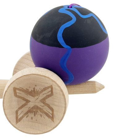 Kendama X Originala, Profesionala, Cyrax, Rubber Grip, Cupe Mari KING SIZE V3, Gaura in Baza, Rulment Metalic, din lemn 18 cm, Ata 62/65 cm, Special Negru/Mov/Albastru