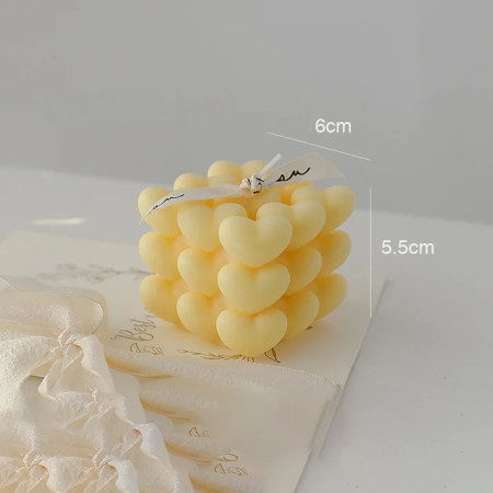 Lumanare Parfumata Decorativa,  Model Abstract Cub din Inimioare, Lumanare pentru Diferite Ocazii, 6 x 5.5 cm, Aroma de Musetel, Galben