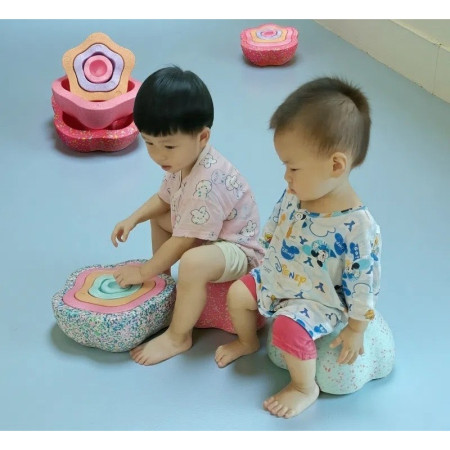 Jucarie Senzoriala de Echilibru, Cyrax, Tip Stepping Stones, 5 Piese, din Spuma, pentru Miscare, Sarituri, Prindere, Diametru 28 cm, Model 4, Multicolor