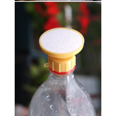 Set 2 capace de sticla pentru irigat florile  stropitoare si teava, practic si usor de utilizat, portabil, reutilizabil, 8 x 7.5 cm, galben