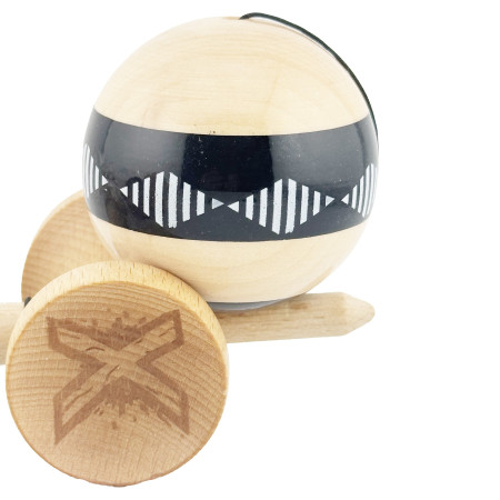 Kendama X FREQUENCY Originala, Profesionala, Cyrax, Big Cups V2, Super Sticky cu Cupe Mari, Rulment Metalic, din lemn 18 cm, Ata 55 cm, Negru/Maro