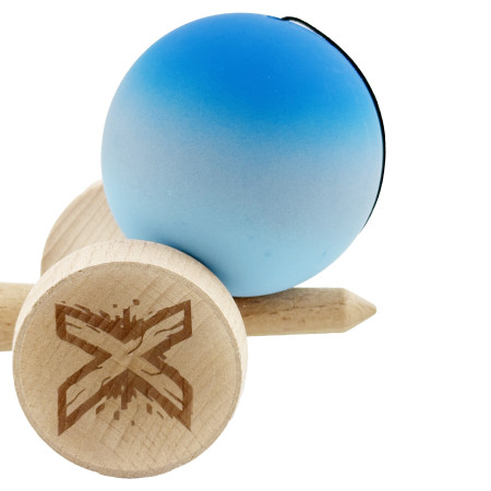 Kendama X Originala, Profesionala, Cyrax, Cupe Mari KING SIZE V3, Rubber Grip, Gaura in Baza, Rulment Metalic, din lemn 18 cm, Ata 62/65 cm, Gradient Albastru/Gri/Albastru deschis