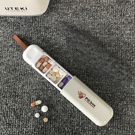 Cutie Depozitare Medicamente,  Portabila, 3 Compartimente, Tip Breloc, Plastic, Glisanta, Alb, 10.7x3.6x1.6 cm