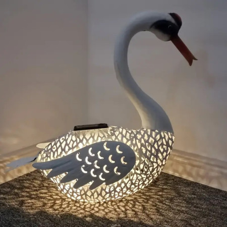 Decoratiune de Gradina cu Lampa solara,  Model Lebada, Iluminare Led si Incarcare Solara, 39.5 x 35.5 x 14 cm, din Fier, Alb