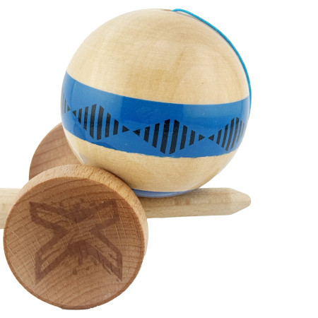 Kendama X FREQUENCY Originala, Profesionala, Cyrax, Big Cups V2, Super Sticky cu Cupe Mari, Rulment Metalic, din lemn 18 cm, Ata 55 cm, Albastru/Maro