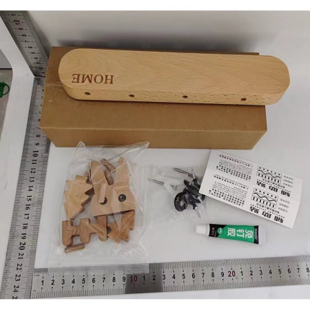 Suport pentru Chei,  din Lemn, Aplicare fara Perforare, Adeziv Inclus, 5 Carlige Negre, Model Iepure, Greutate Suportata 5 kg, 13.5 x 22 cm, Maro