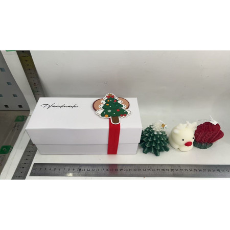 Lumanari Parfumate de Craciun,  GIFT BOX din 3 Lumanari din Ceara de Soia, Model A Brad, Manusa, Ren, 22.5 x 9.5 x 9 cm, Multicolor