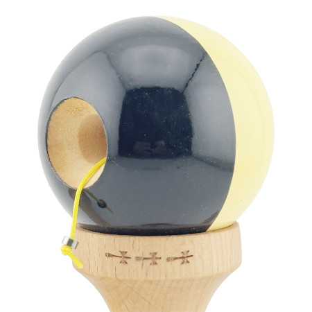 Kendama X Originala, Profesionala, Cyrax, Big Cups V2, Super Sticky cu Cupe Mari, Rulment Metalic, din lemn 18 cm, Ata 55 cm, Galben/Negru