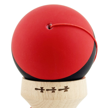 Kendama X Originala, Profesionala, Cyrax, Cupe Mari KING SIZE V3, Rubber Grip, Gaura in Baza, Rulment Metalic, din lemn 18 cm, Ata 62/65 cm, M Bicolor Rosu Dublu/Negru