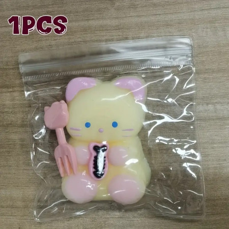 Jucarie Antistres Squishy, Cyrax, cu Revenire Lenta, Model Pisicuta, Squeeze Pinch Family, 9 x 5.5 cm, Galben