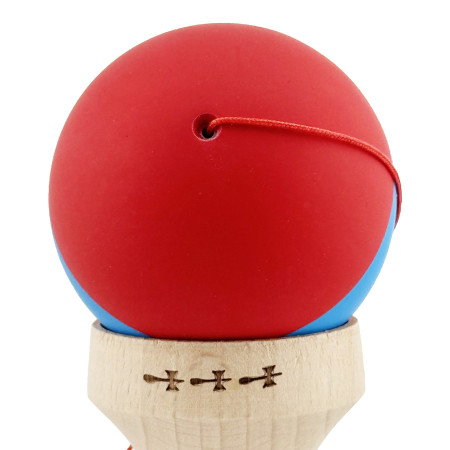 Kendama X Originala, Profesionala, Cyrax, Cupe Mari KING SIZE V3, Rubber Grip, Gaura in Baza, Rulment Metalic, din lemn 18 cm, Ata 62/65 cm, M Bicolor Rosu/Albastru