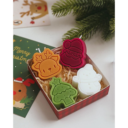 Set 4 Lumanari Parfumate,  Model Craciun, din Parafina, 10.2 x 9.1 x 2.7 cm, Multicolor