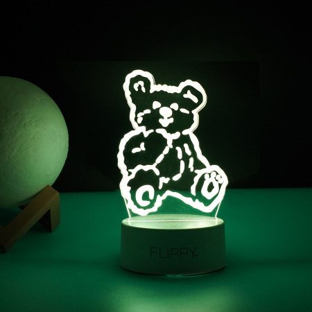 Lampa LED decorativa,  3D, Ursulet, cu telecomanda, doua moduri de alimentare USB si baterii, 20 cm inaltime, din material acril si lumina multicolora, alb