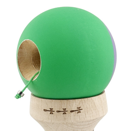 Kendama X Originala, Profesionala, Cyrax, Rubber Grip, Cupe Mari KING SIZE V3, Gaura in Baza, Rulment Metalic, din lemn 18 cm, Ata 62/65 cm, Bicolor Mov/Verde