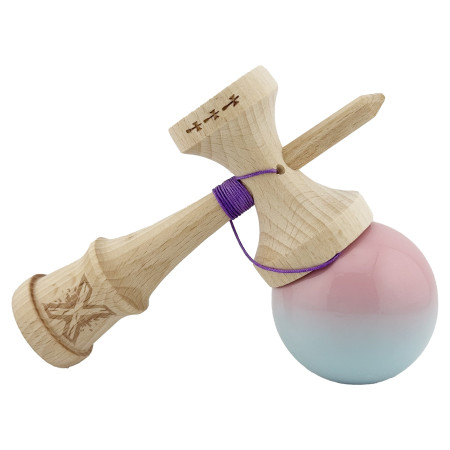 Kendama X Originala, Profesionala, Cyrax, Big Cups V2, Super Sticky cu Cupe Mari, din lemn 18 cm, Rulment Metalic cu Ata 55 cm, Roz/Albastru deschis