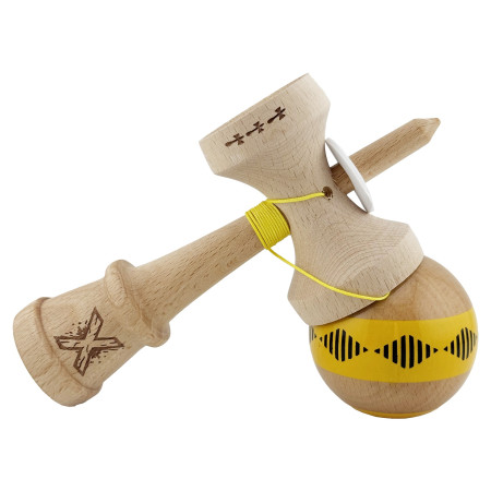 Kendama X Originala FREQUENCY, Profesionala, Cyrax, Cupe Mari KING SIZE V3, Super Sticky, Gaura in Baza, Rulment Metalic, din lemn 18 cm, Ata 55 cm, Galben/Maro