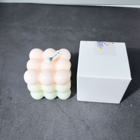 Lumanare Parfumata,  din Ceara De Soia, Model Cub, Gradient in 3 Culori Pale, 6x6x6 cm, Aroma de Piersici, Bej