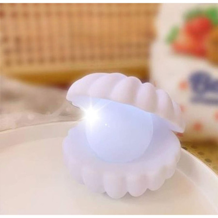 Lampa de Veghe,  Model Scoica cu Perla, Lumina Calda, 6x5 cm, Led, Baterii Incluse 3 x LR44, Alb