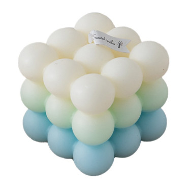 Lumanare Parfumata,  din Ceara De Soia, Model Cub, Gradient in 3 Culori Pale, 6x6x6 cm, Aroma de Mare, Albastru deschis