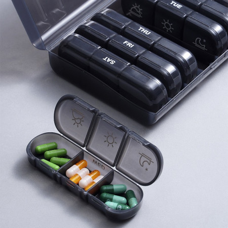 Cutie Depozitare Medicamente,  7 Zile, 21 Compartimente, Cutie Suport, Recipiente Detasabile, Portabila, Negru, 15.6x12 cm