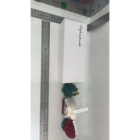 Lumanari Parfumate de Craciun,  GIFT BOX din 3 Lumanari din Ceara de Soia, Model B Brad, Manusa, Casuta, 22.5 x 9.5 x 5 cm, Multicolor