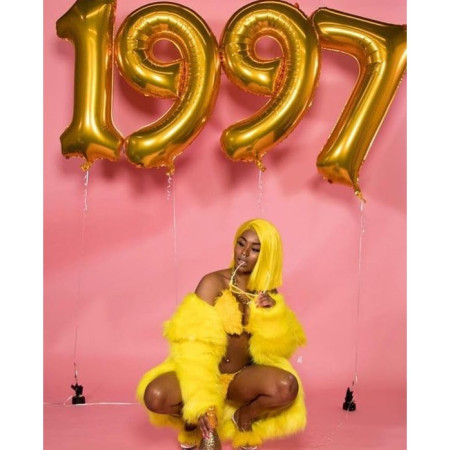 Balon din Folie Metalizata Cyrax, Figurina Cifra, Tema Aniversare 80 cm, Ambalaj Individual, Pai inclus, Umflare cu Aer sau Heliu, Auriu, Cifra 7