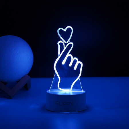 Lampa LED decorativa,  3D, Mana si Inima, din material acril si lumina multicolora, alb