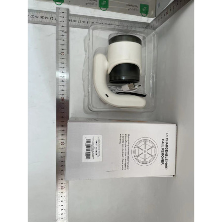 Aparat Pentru Curatat Scame, Par Si Praf,  cu LED, Pentru Diferite Tipuri De Material, Cu Lame Din Otel Inoxidabil, Compartiment de Depozitare, Maner Reglabil, 11x10.5x8.7 cm, Alb