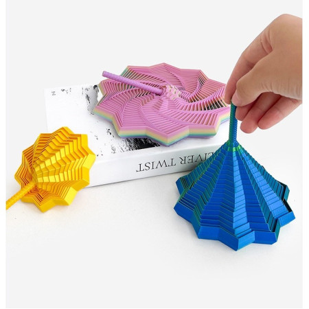 Jucarie Decompresie, Cyrax, Model Stea 3D, DuoChrome, Maner Spirala, Turn Magic Geometric, Multiple Forme, Anti-stress, 8.6 cm, Rosu/Auriu