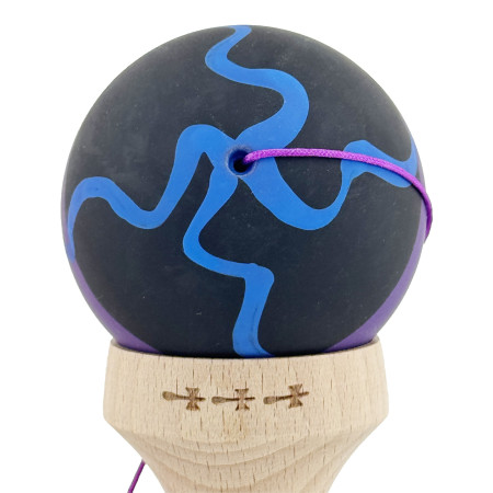 Kendama X Originala, Profesionala, Cyrax, Rubber Grip, Cupe Mari KING SIZE V3, Gaura in Baza, Rulment Metalic, din lemn 18 cm, Ata 62/65 cm, Special Negru/Mov/Albastru